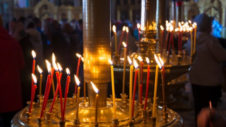 църква свещи християнство свещ