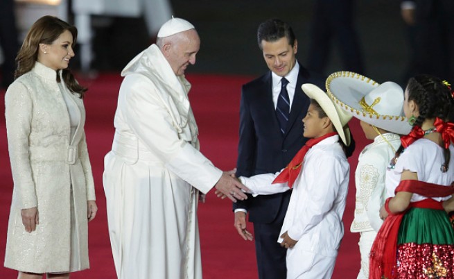Десетки хиляди посрещнаха Папа Франциск в Мексико