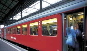 Момиче с тежки изгаряния заради селфи на влак