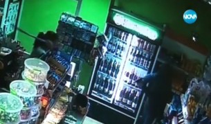 Продавачка обезвреди въоръжен крадец