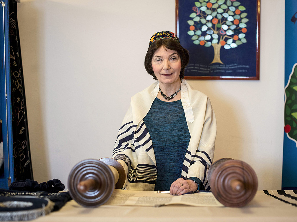 Девет унгарски жени професионалисти, които преследват кариера в професии, доминирани от мъжете.