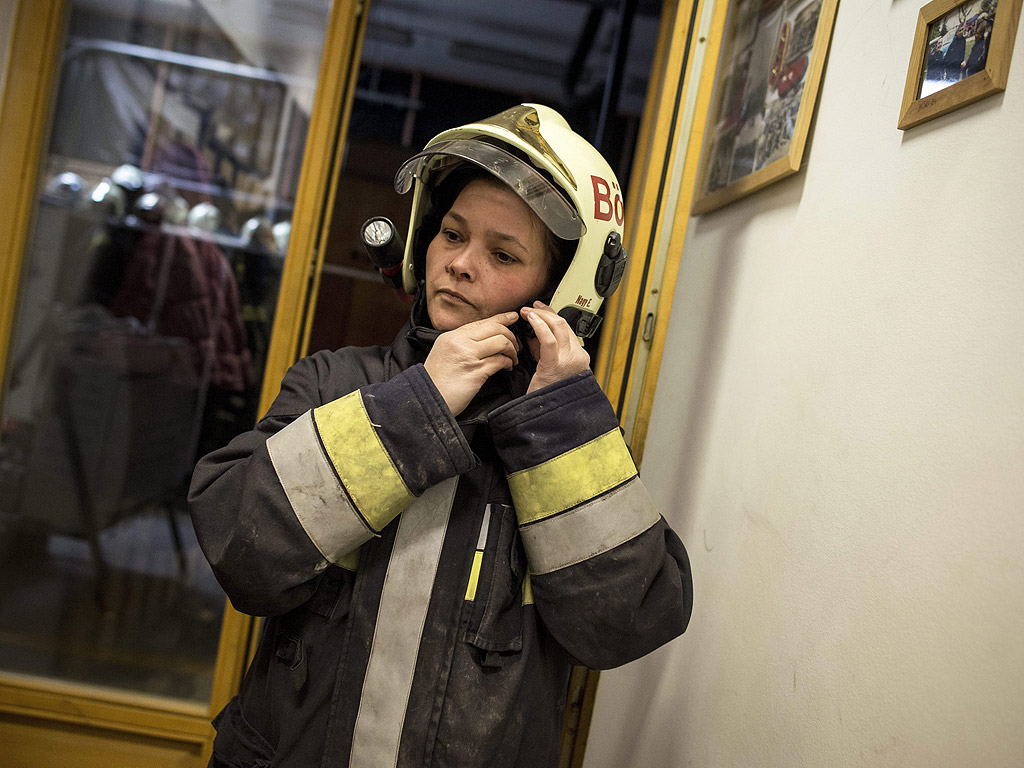 Девет унгарски жени професионалисти, които преследват кариера в професии, доминирани от мъжете.