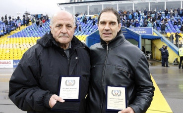 Левски награди с почетни плакети Росен Крумов и Янко Кирилов