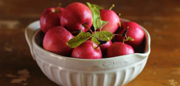 Ябълки - идеални са за междинно похапване. Дават енергия и полезни витамини на организма.