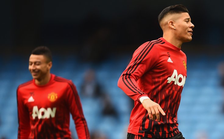 Барса опипва почвата около проблемния Рохо