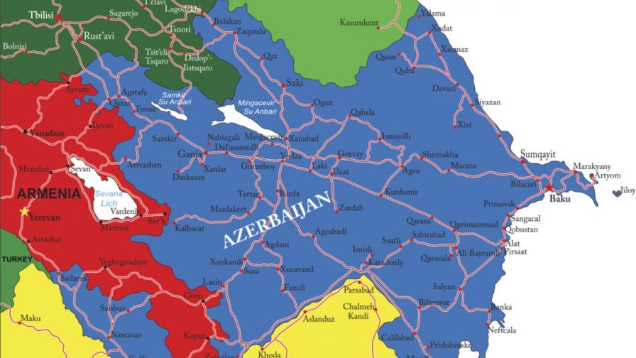 Тежки боеве избухнаха в Нагорни Карабах