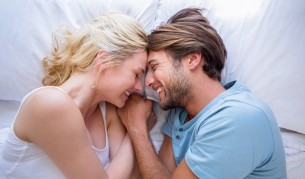 Кои пози за сън издават, че партньорът ви обича...