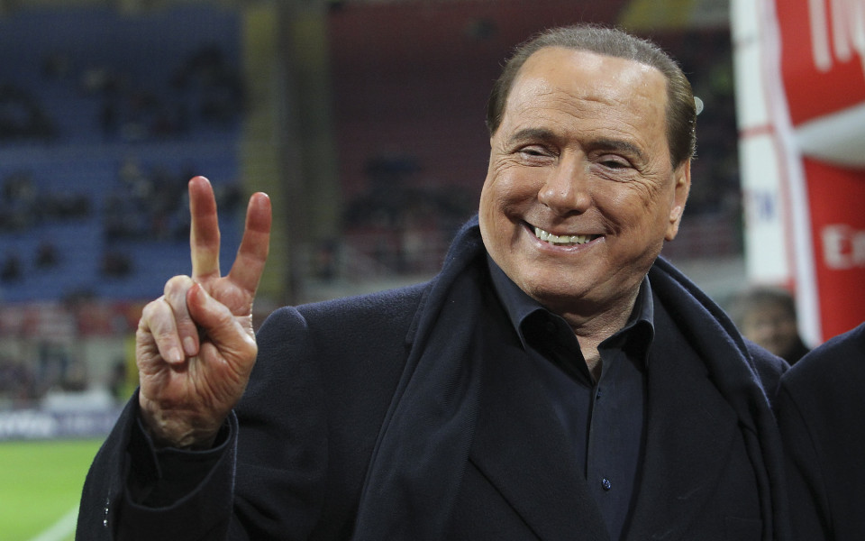 Официално: Ерата Берлускони приключи