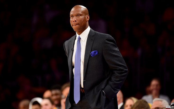 ЛА Лейкърс уволни треньора си