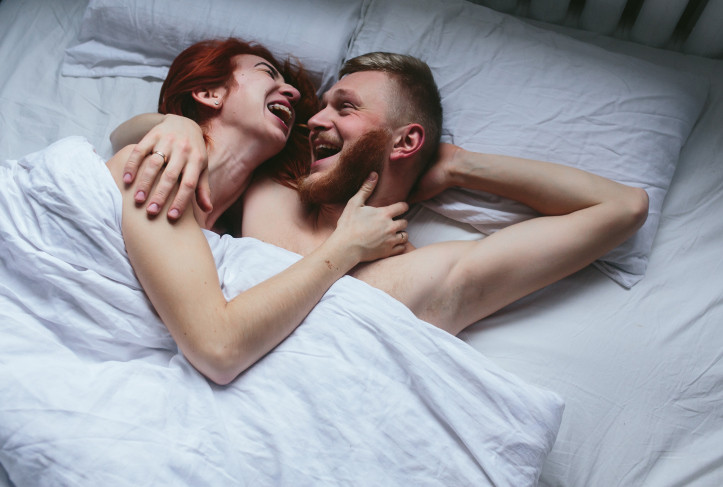 Събота: секс образование - отделете си време да разкриете на партньора ви на нещо, което би ви доставяло удоволствие, но сте се срамували досега. Нека и той ви разкаже как, какво и кога обича в сексуален аспект. Научете се взаимно как сексът би могъл да бъде още по-изпепеляващ.