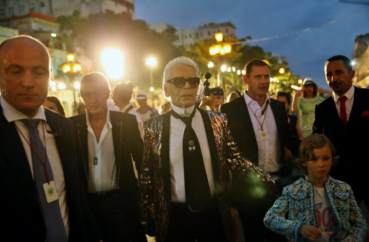 Френската модна къща представи своята последна колекция на историческо модно ревю в Хавана. Редица знаменитости пътуваха до Хавана, за да присъстват лично на шоуто. Сред гостите се откроиха Вин Дизел, британската актриса Тилда Суинтън, както и Жизел Бюндхен.