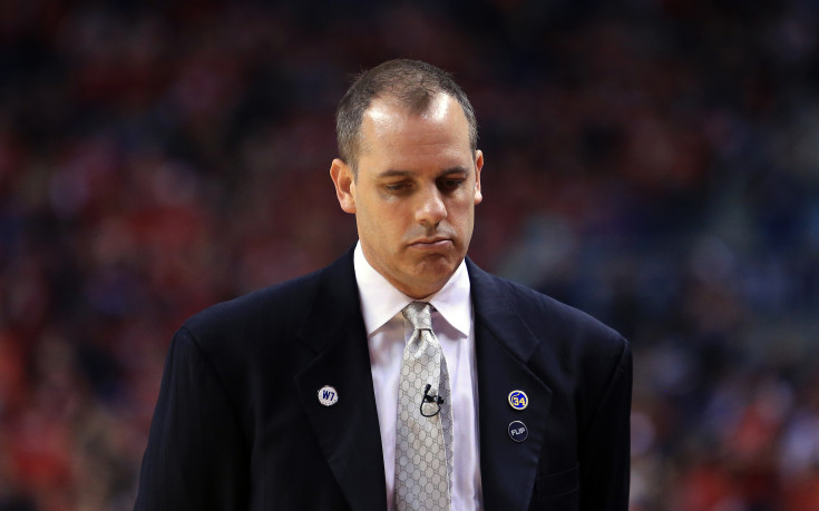 Индиана се раздели с треньора