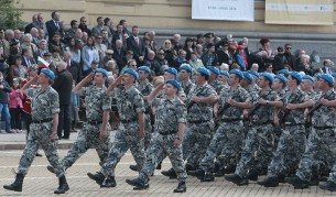 Защо няма войници за българската армия