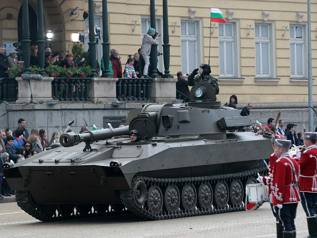 Военния парад в столицата на представителните части на Българската армия