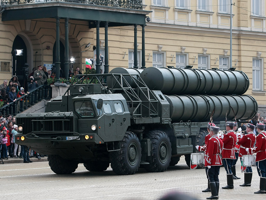 Военния парад в столицата на представителните части на Българската армия