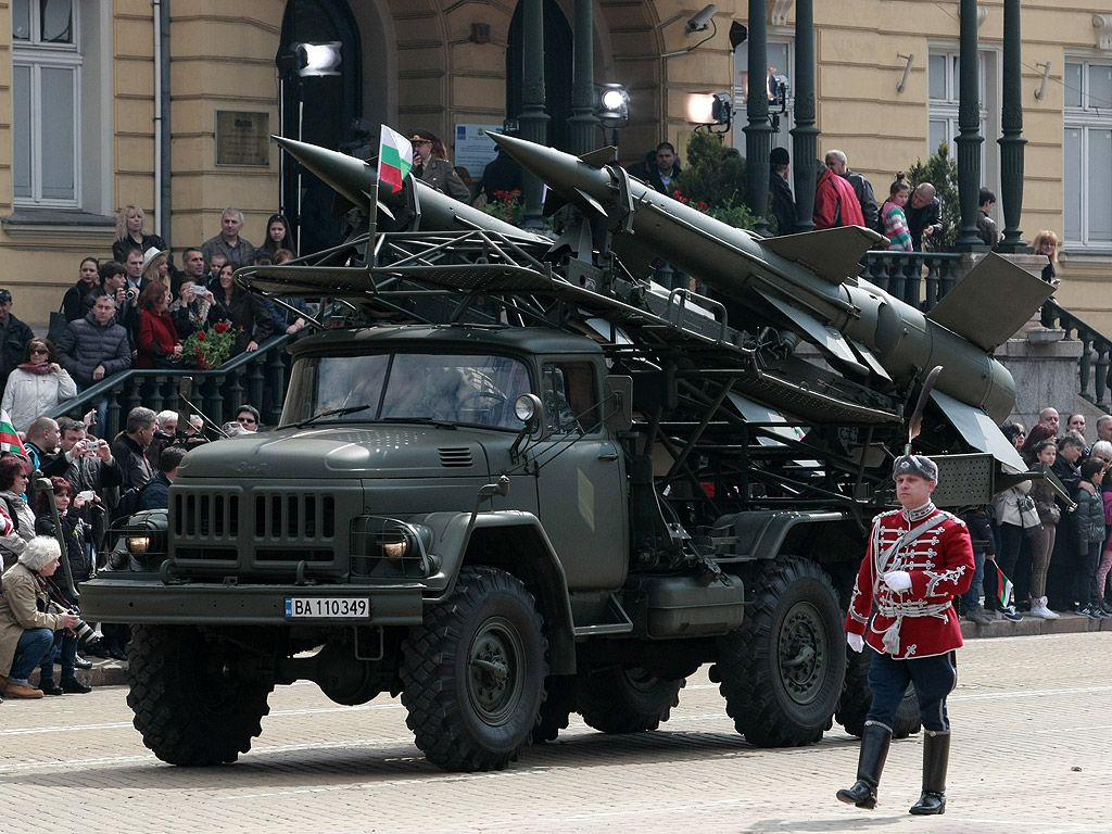 Военния парад в столицата на представителните части на Българската армия