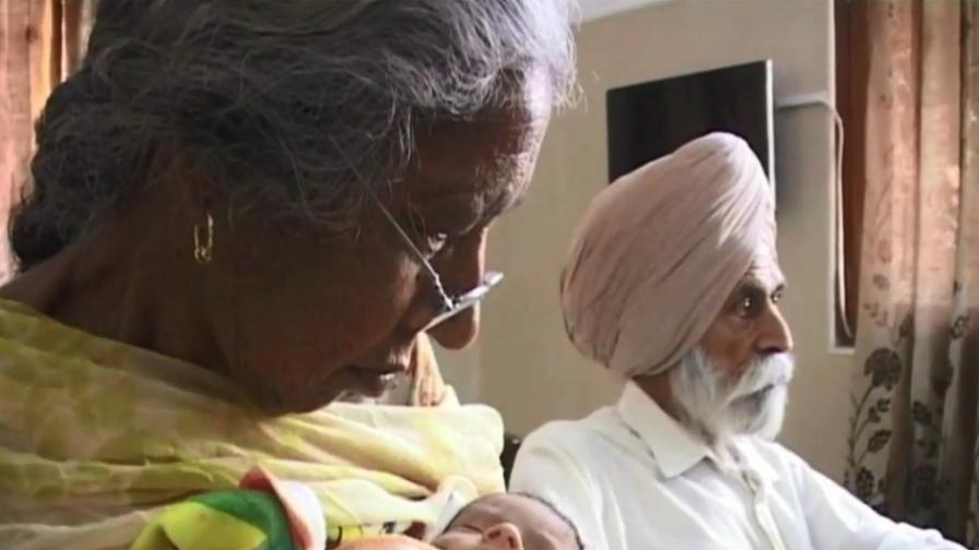 Вижте жената, която роди първото си дете на 72 (видео)