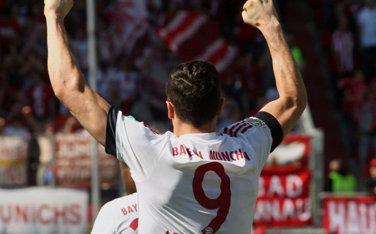 Левандовски пише история с голове в Бундеслигата