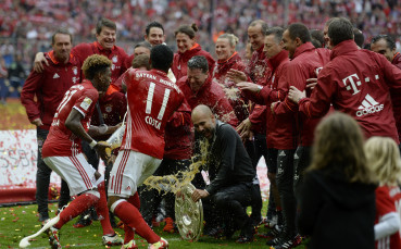 ВИДЕО: Епичната битка с бира в лагера на Байерн