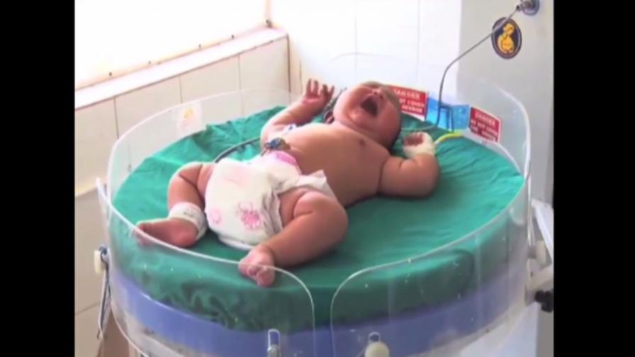Вижте най-дебелото бебе в света (видео)