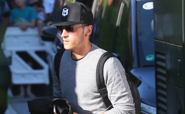 Месут Йозил преговаря с Арсенал чак след Европейското