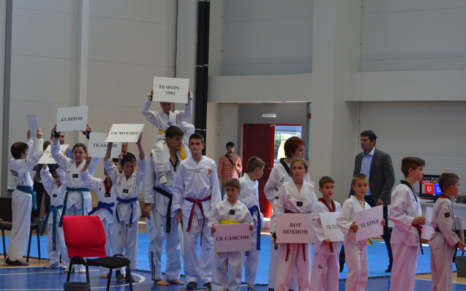 Над 500 души участваха в Държавното първенство по таекуондо в Дупница