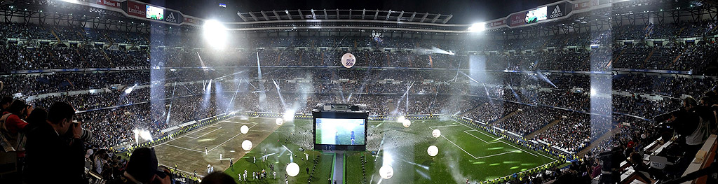 Честванията на стадион Сантиаго Бернабеу в Мадрид, Испания. Реал Мадрид победи Атлетико Мадрид във Финала на Шампионската лига в Милано и за 11-и път стана европейски клубен шампион