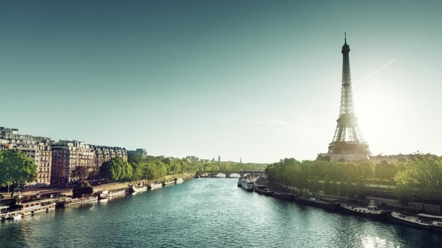 <p>Кметът на Париж се гмурна в Сена, за да докаже, че е чиста&nbsp;(ВИДЕО)</p>