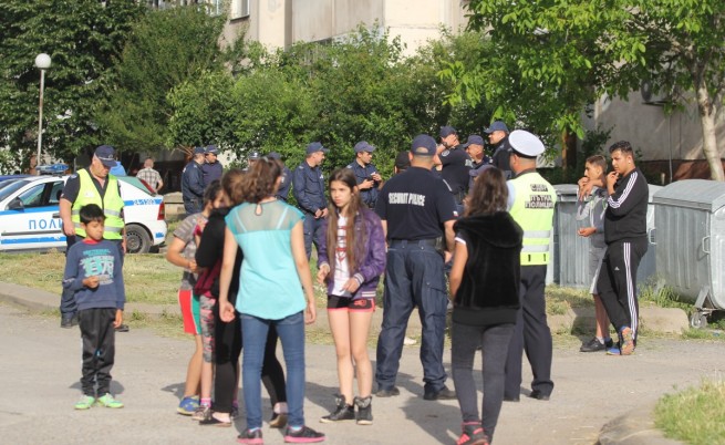 Двама арестувани за побоя в „Ботунец“, полицията остава