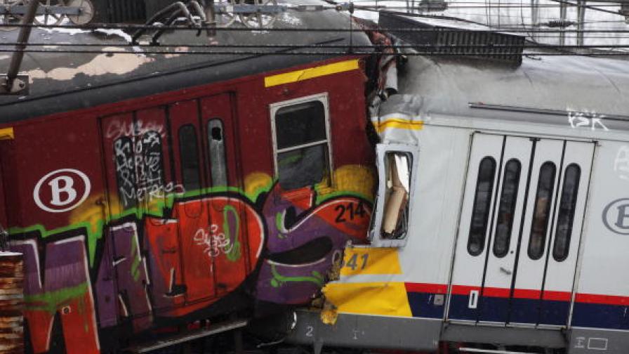 Тежка влакова катастрофа в Белгия, има загинали