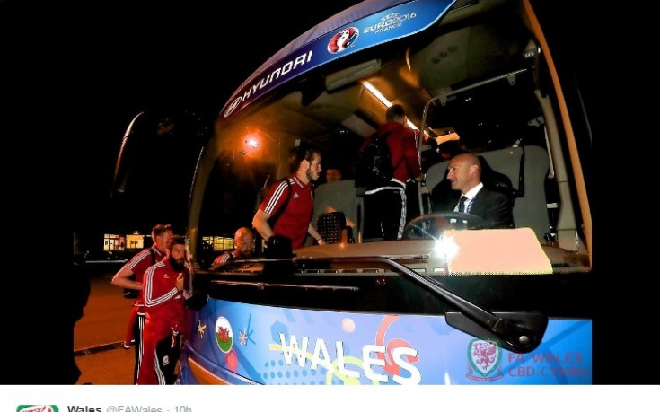 Уелс пристигна във Франция
