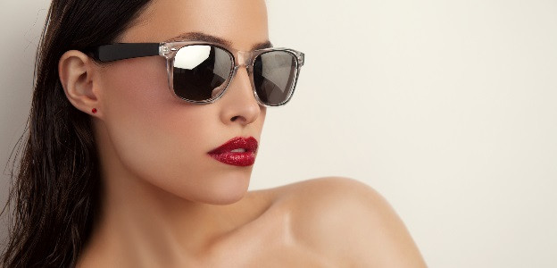 <p>Любимите ни слънчеви очила едва ли ни предпазват качествено от слънчевите лъчи. Трябват ви специални и качествени очила.</p>