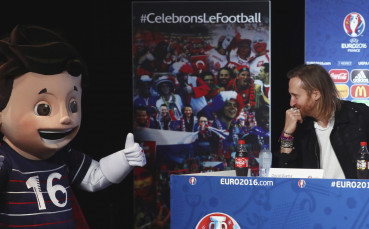 Талисманът на UEFA Euro 2016 дели име със секс играчка