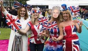 Пикник под дъжда в чест на юбилея на Елизабет Втора