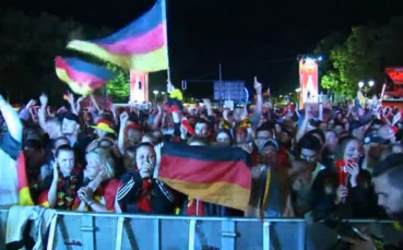 Как феновете на Германия отпразнуваха победата в Берлин и Лил