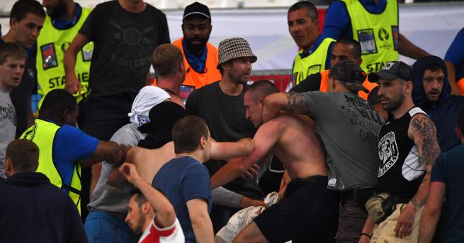 Руски ултраси са готова за атаки срещу британски фенове и