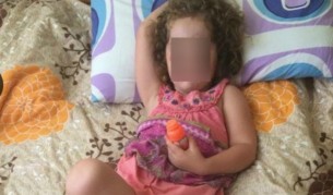 Двуметров шкаф падна върху дете в забавачка