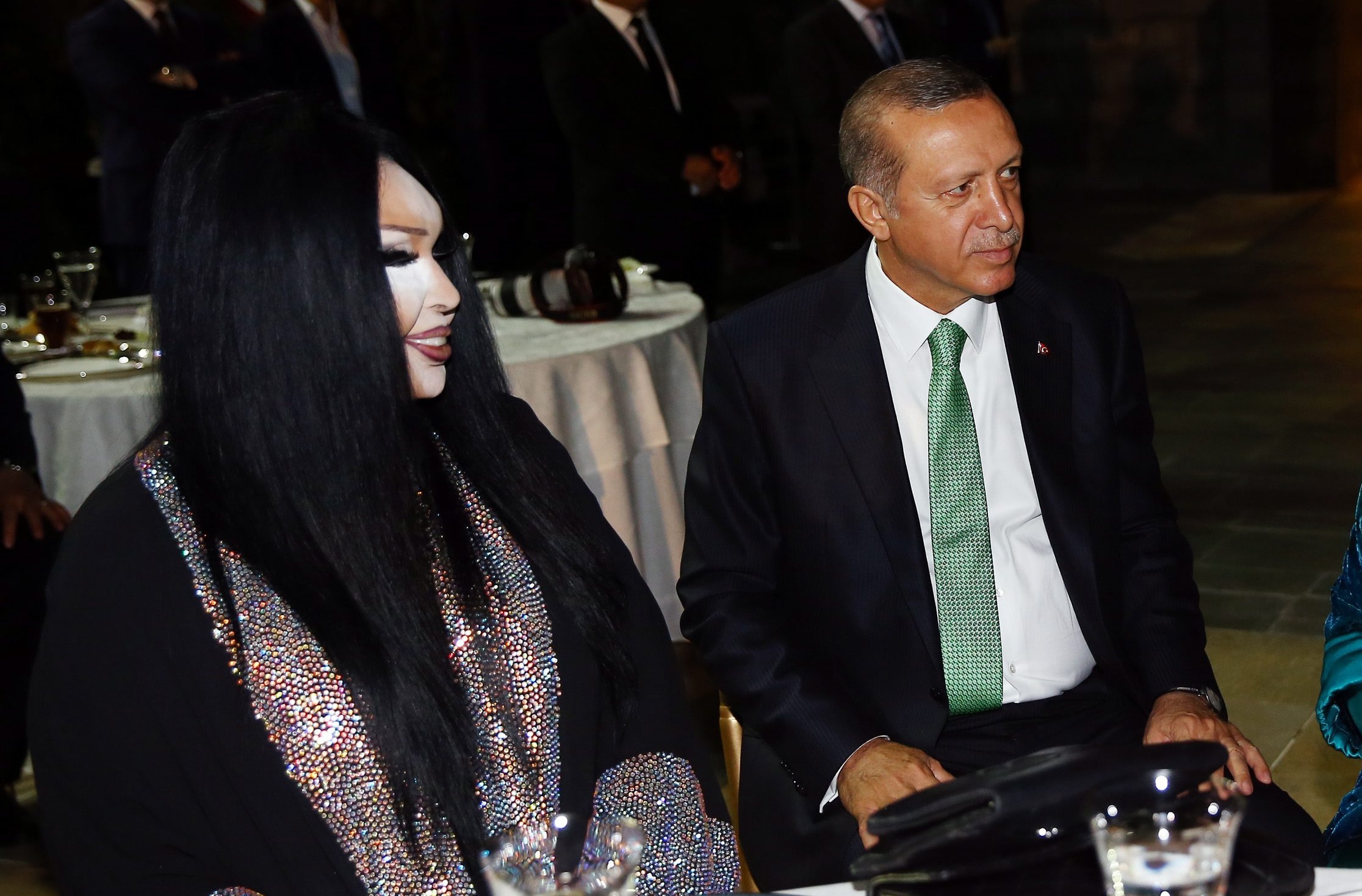 Ерсой и Ердоган на давания от него ифтар. 