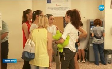 Репортаж за часовете на ансамбъла след прибирането