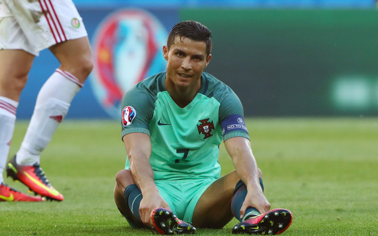 Хърватите дразнят Роналдо с плакат