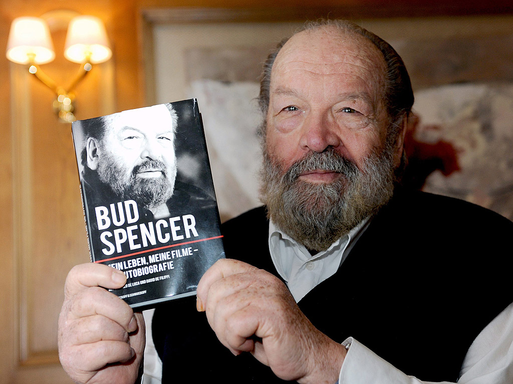 Италианския актьор Бъд Спенсър на представянето на автобиографията си "My Life, My Films" в Берлин, Германия. Според съобщения в медиите, Спенсър е починал на 27 юни 2016 г. на 86 годишна възраст
