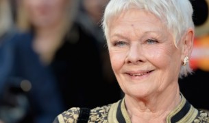 Джуди Денч изписа на китката си carpe diem ("цени мига")