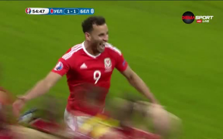 Страхотен финт от Робсън-Кану и 2:1 за Уелс