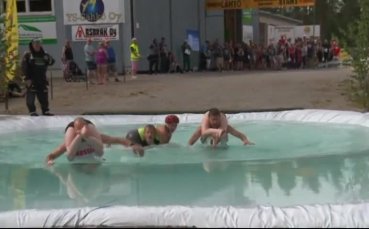 Носиш жена си на гръб и ставаш световен шампион