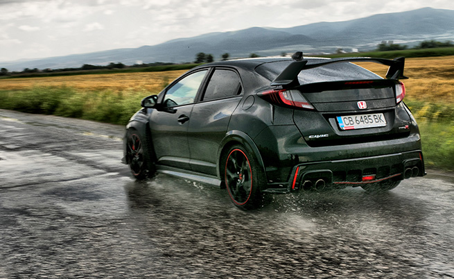 Honda Civic Type R изкарва тъмните ви страсти наяве