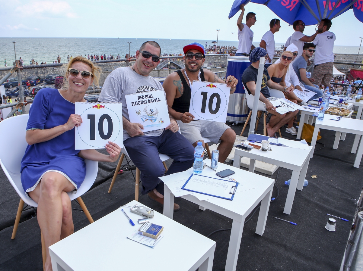 Най-зрелищното летателно шоу със самоделки - Red Bull Flugtag Варна