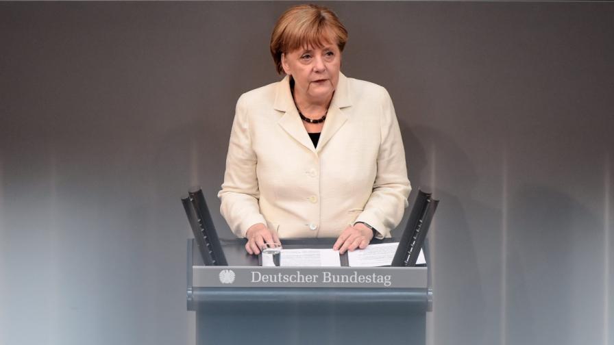 Половината германци не искат Меркел