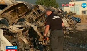 Запалиха частни бусове в „Младост“