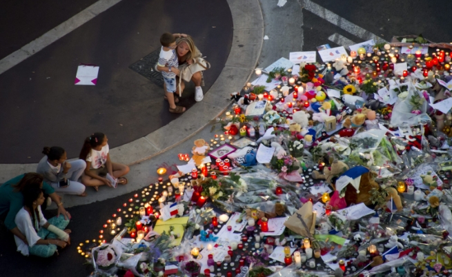 В Ница отдават почит към загиналите
