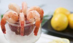 Морска салата със скариди и авокадо (видео)